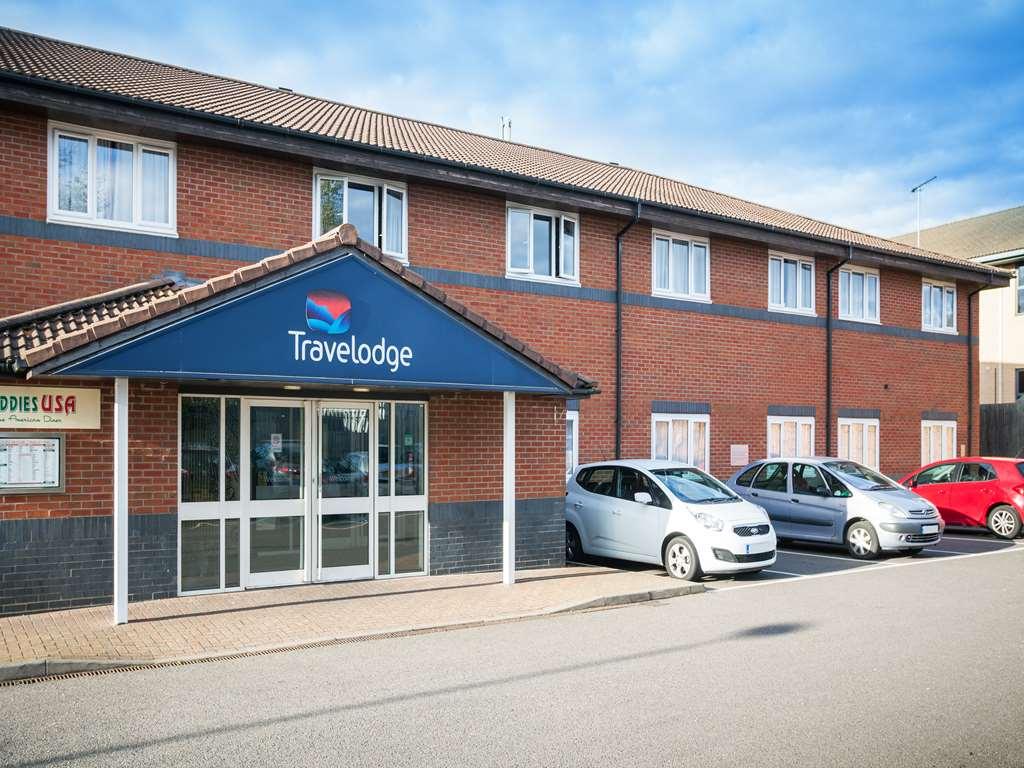 Travelodge Milton Keynes Old Stratford Exterior photo