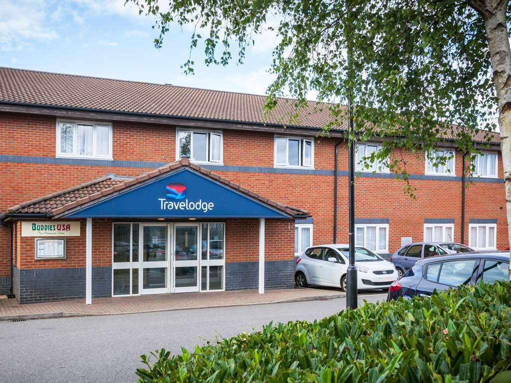 Travelodge Milton Keynes Old Stratford Exterior photo