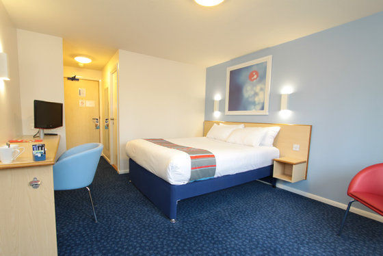 Travelodge Milton Keynes Old Stratford Room photo