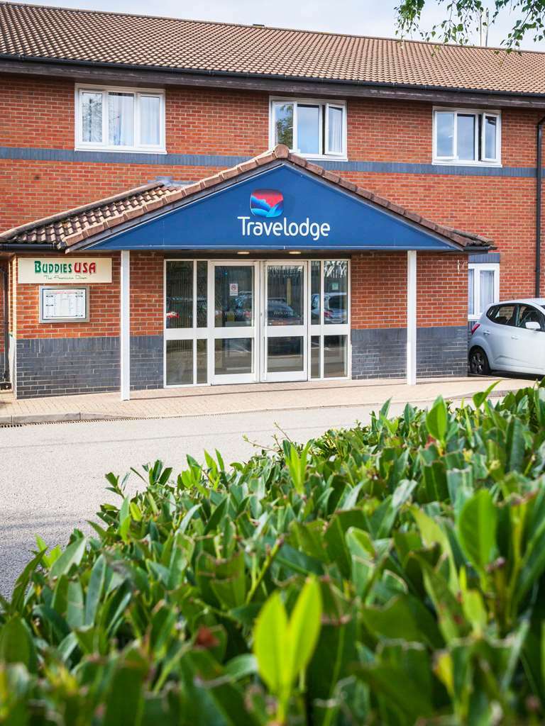 Travelodge Milton Keynes Old Stratford Exterior photo