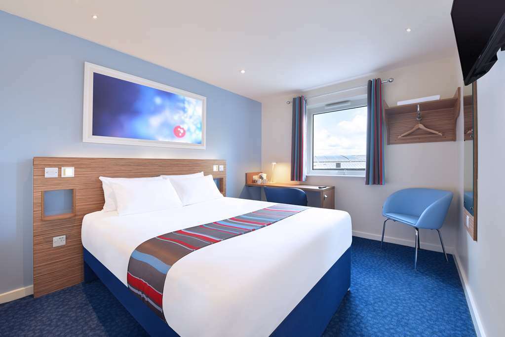 Travelodge Milton Keynes Old Stratford Room photo